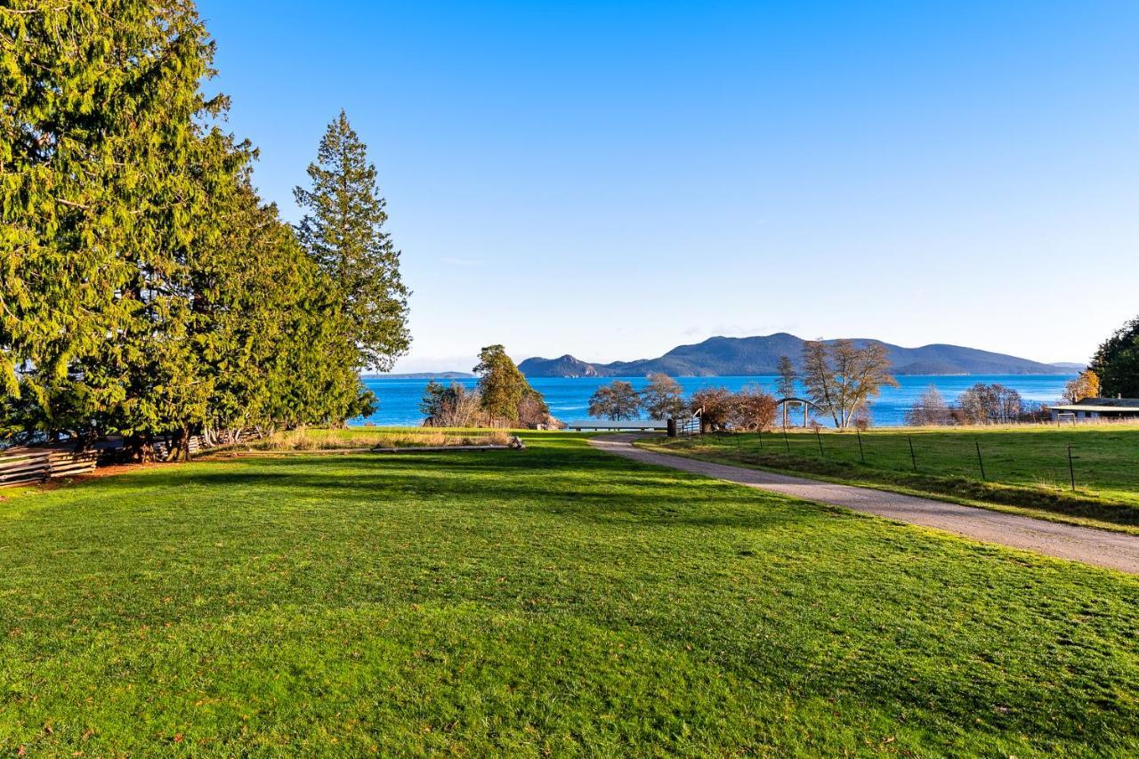Obstruction Pass Cottage Olga Bagian luar foto