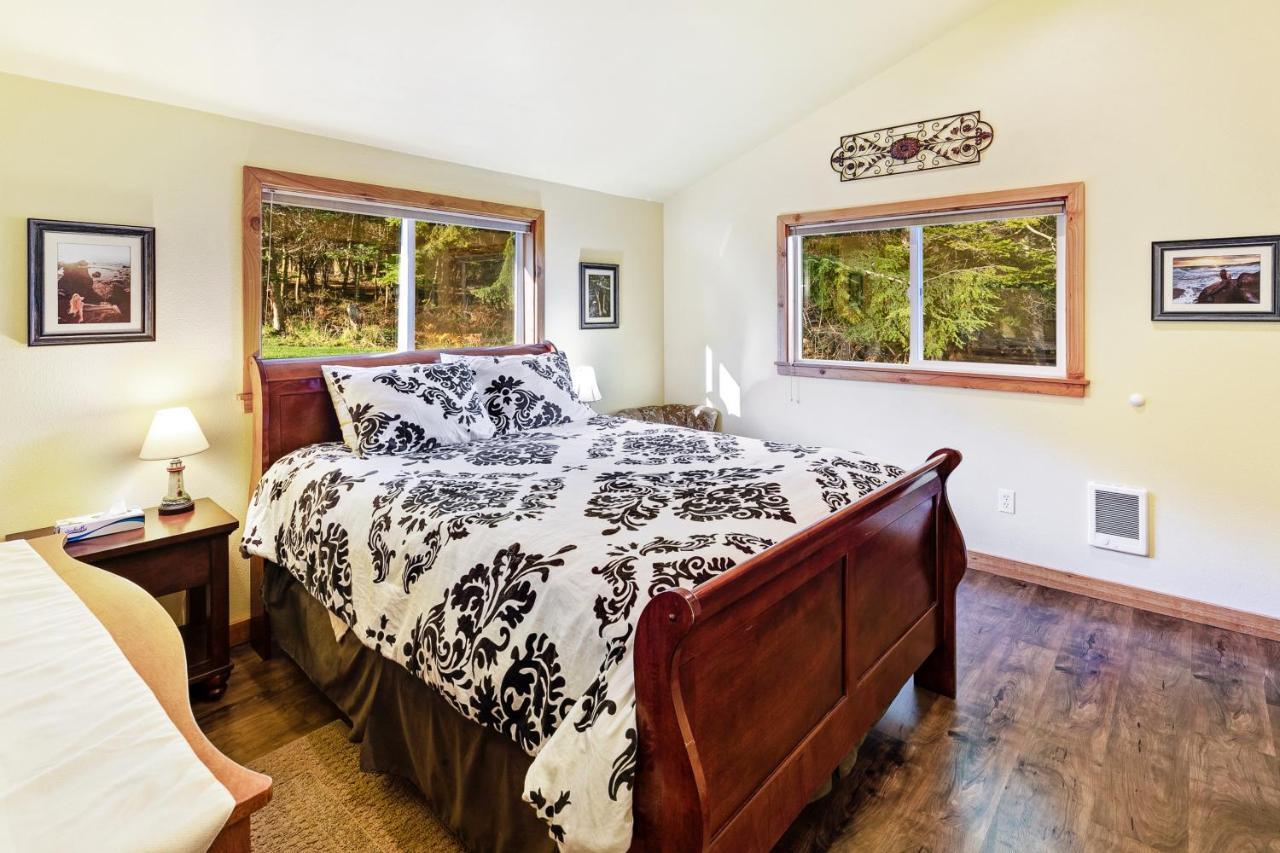 Obstruction Pass Cottage Olga Bagian luar foto