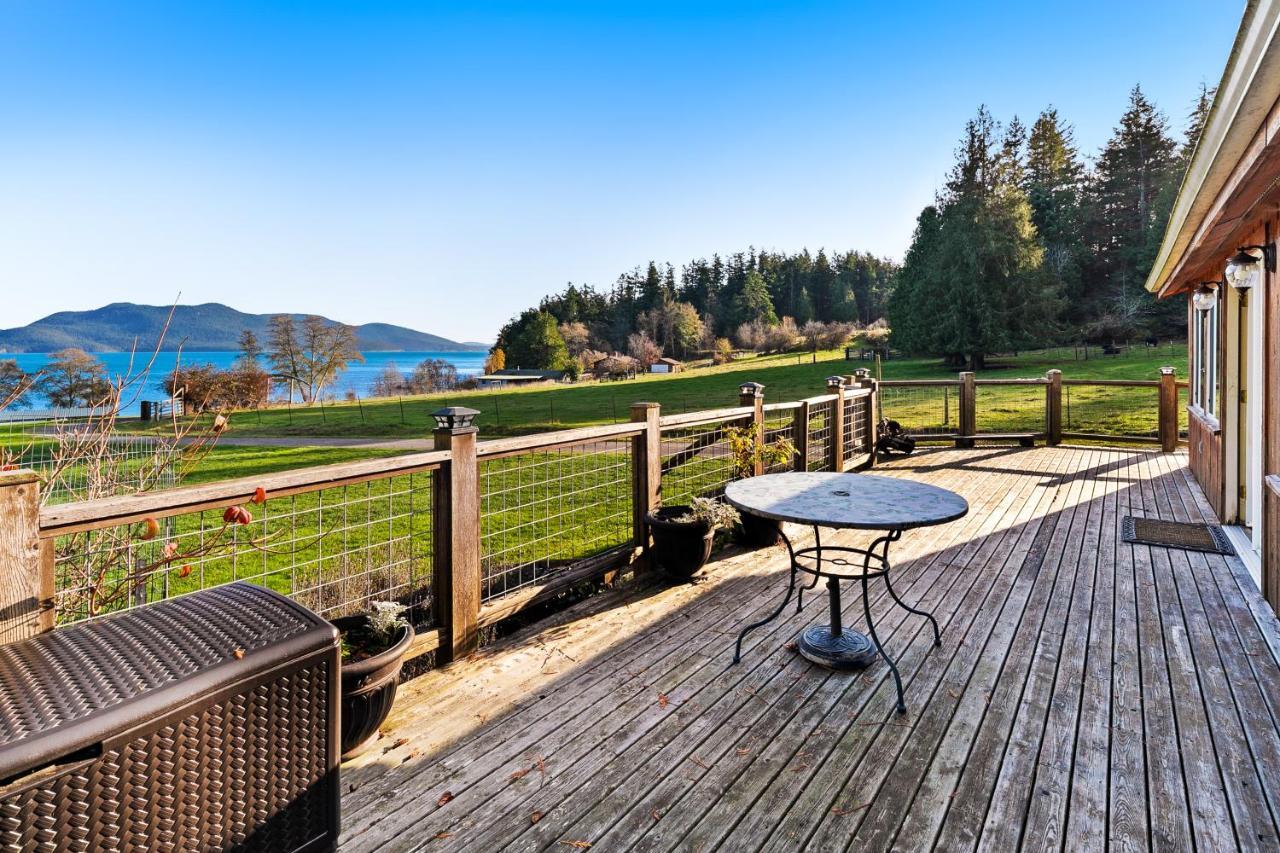 Obstruction Pass Cottage Olga Bagian luar foto