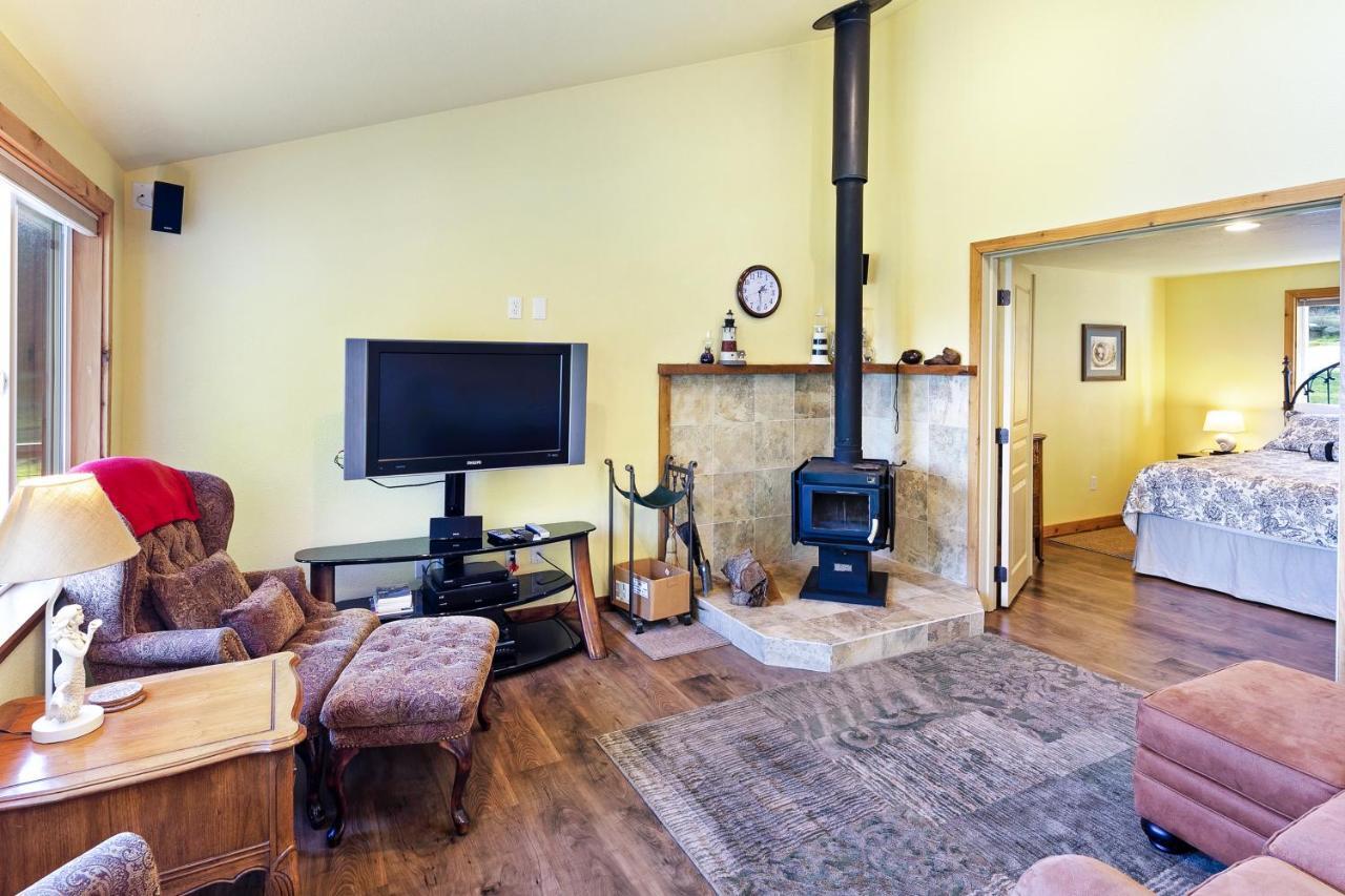 Obstruction Pass Cottage Olga Bagian luar foto